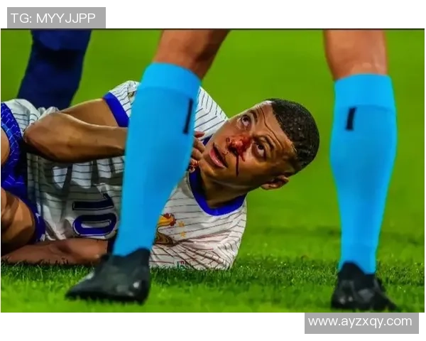 手艺人精雕细刻足球球星肖像展现运动精神与艺术魅力