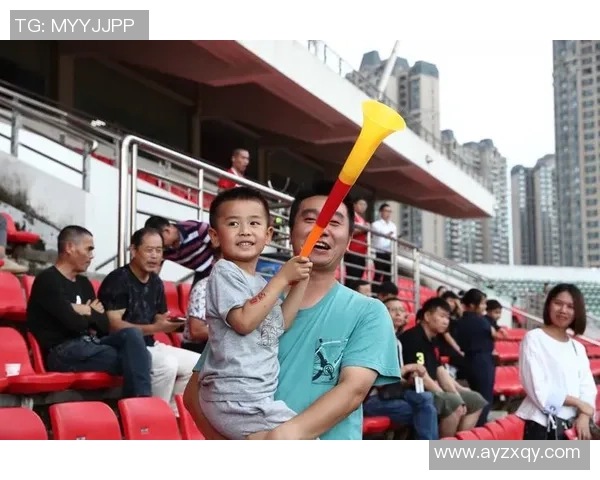 球星爸爸带娃共赴绿茵场 温馨时刻展现父爱与足球情怀