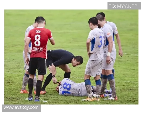 足球场上因撞人而引发争议的球星盘点及事件回顾