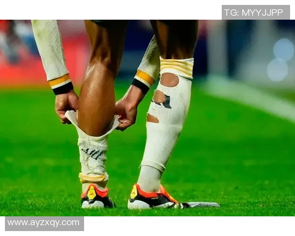 球星穿袜子足球:从球场到时尚潮流的跨界影响力分析 球星穿袜子足球:从球场到时尚潮流的跨界影响力分析